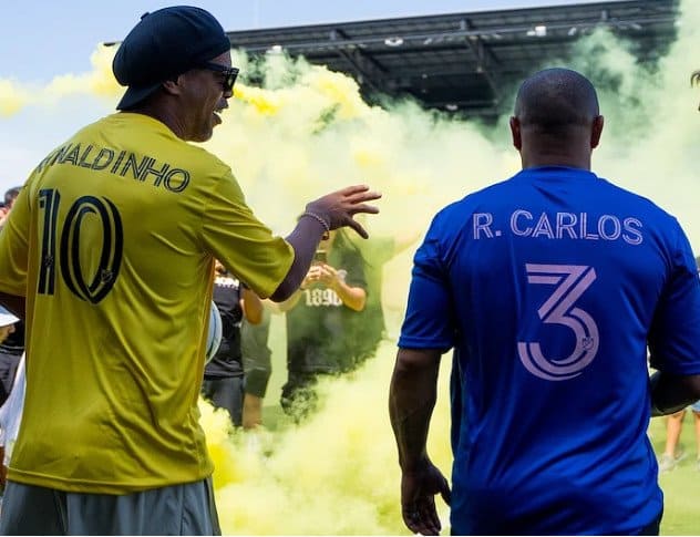 Ronaldinho, Roberto Carlos