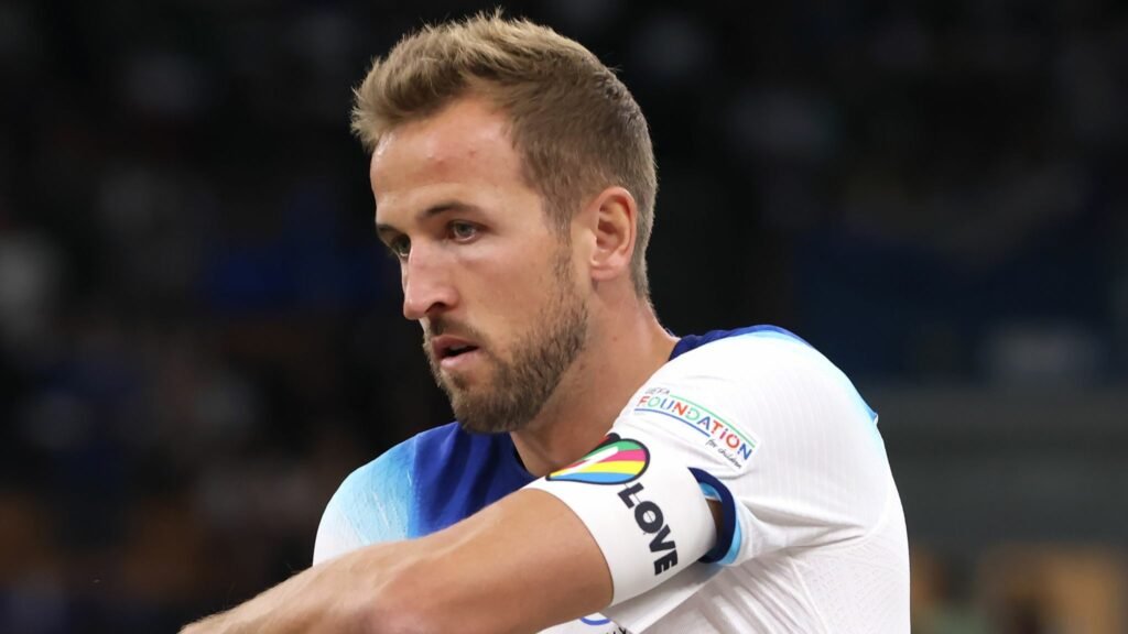 Qatar World Cup: Harry Kane's decision of wearing the rainbow armband despite FIFA's possibility for sanctions
Harry Kane Lionel Messi 