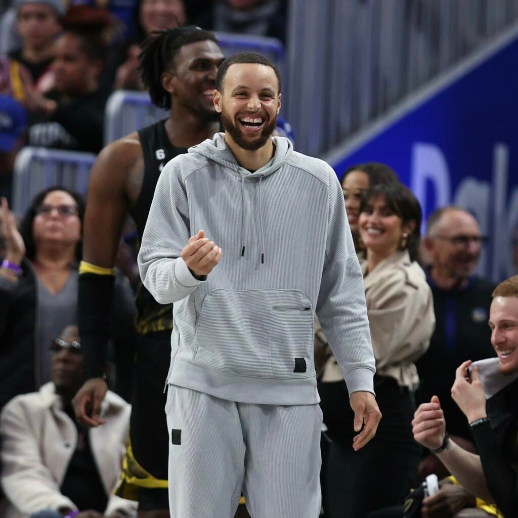 Steph Curry via his Official Twitter