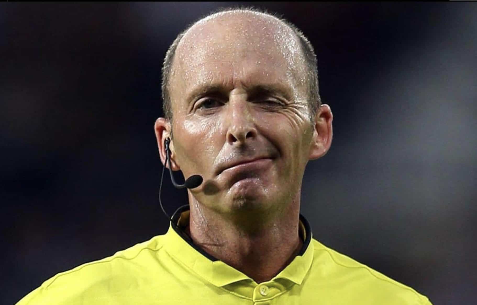 FOTandOXwAYPFQd Premier League referee Mike Dean will quit from his on-field officiating at the end of this season