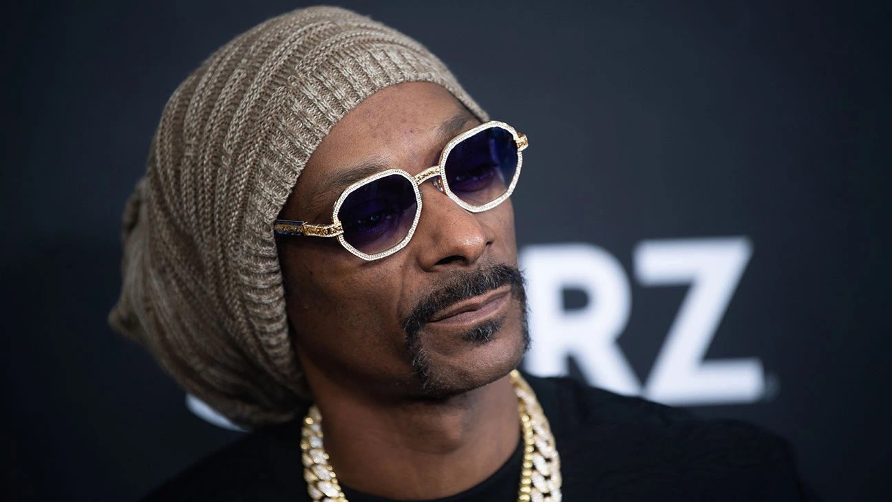 Snoop-Dogg-Arrivals-BMF-GettyImages-1342356277-H-2021