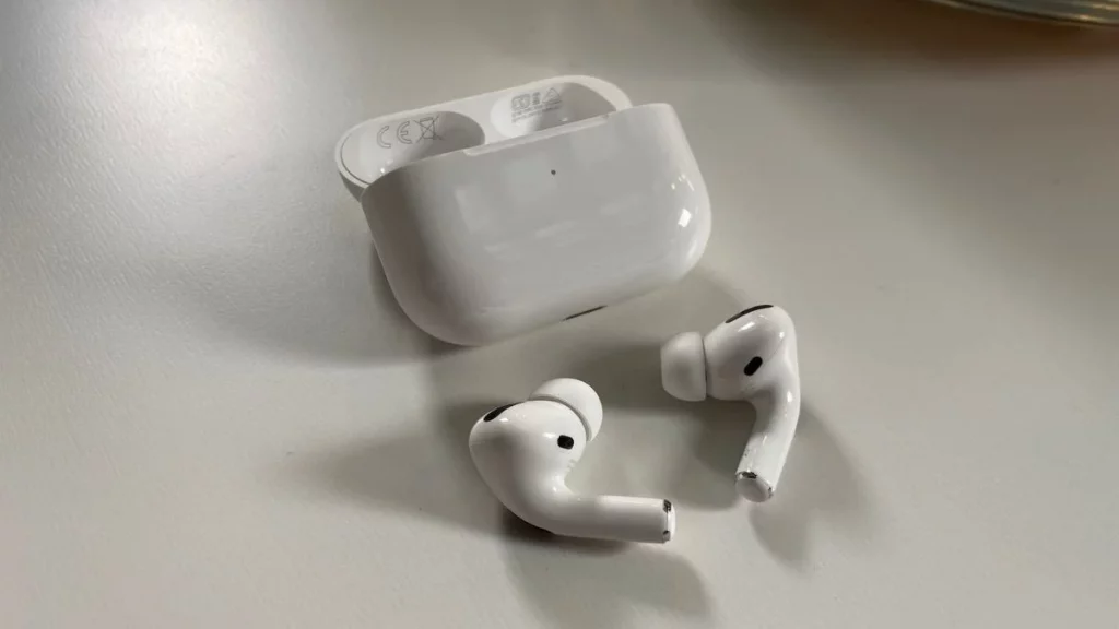 Contrary to "stemless" reports, the AirPods Pro 2 is expected to have a roughly similar appearance