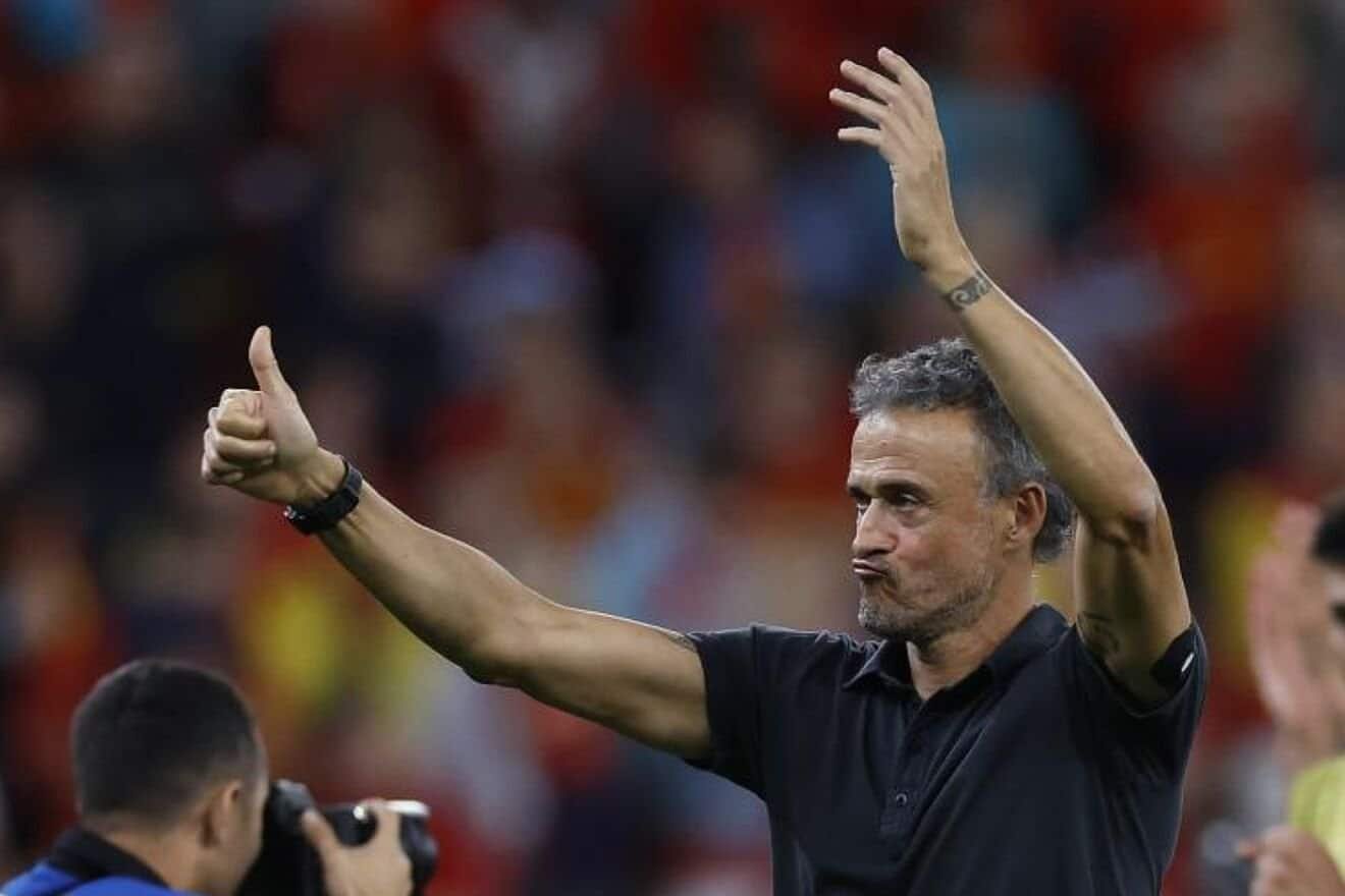 Luis Enrique flies to London for meeting Chelsea