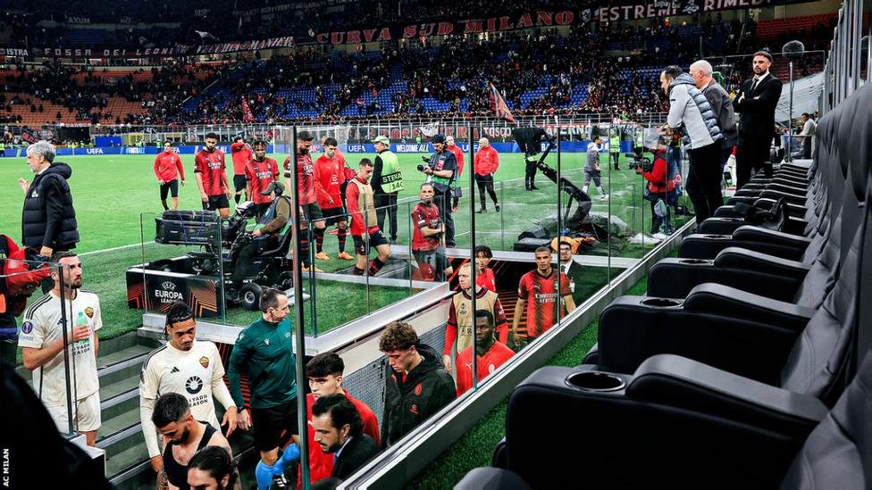 AC Milan Introduces NBA-style Pitch-side Seats At San Siro