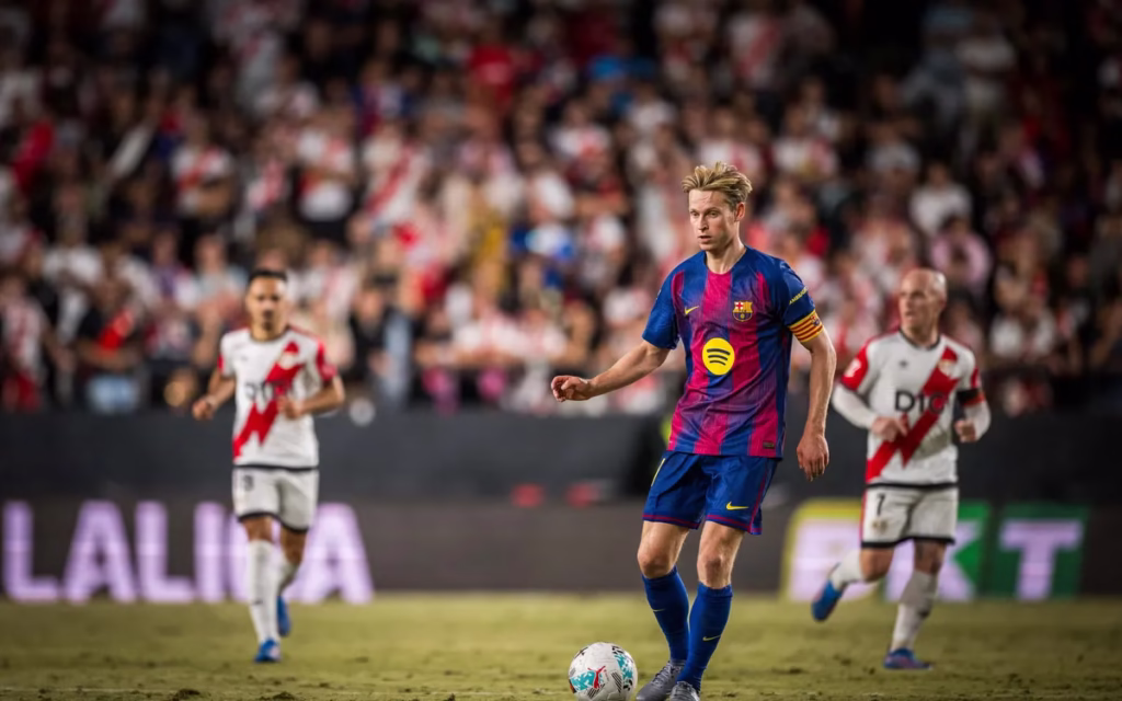 Official: Frenkie de Jong Signs New Barcelona Contract Until 2029 as Contract Saga Finally Ends 3 Barcas Frenkie de Jong Injured 1
