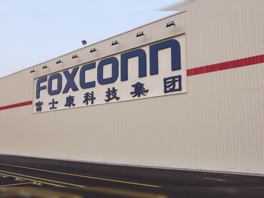 Foxconn to Invest ₹15,000 Crore in Tamil Nadu: A Game Changer for Engineering Jobs and Local Economy 2 image 1166