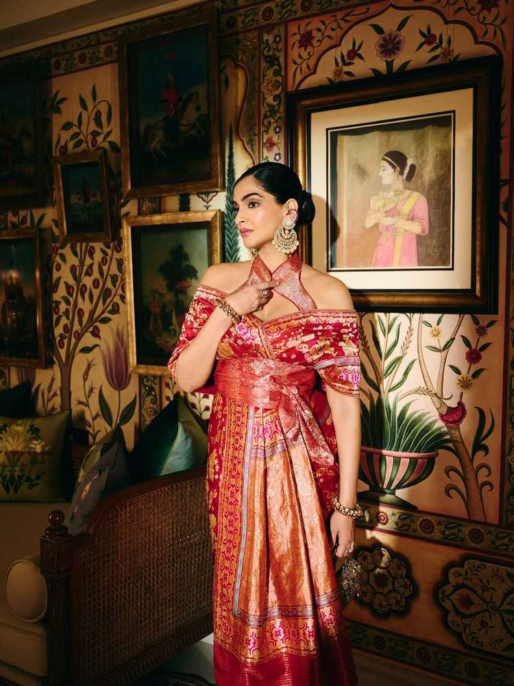 Sonam Kapoor's Latest Photos: Bollywood's Fashion Queen Shines Amid Pregnancy Buzz 6 image 532