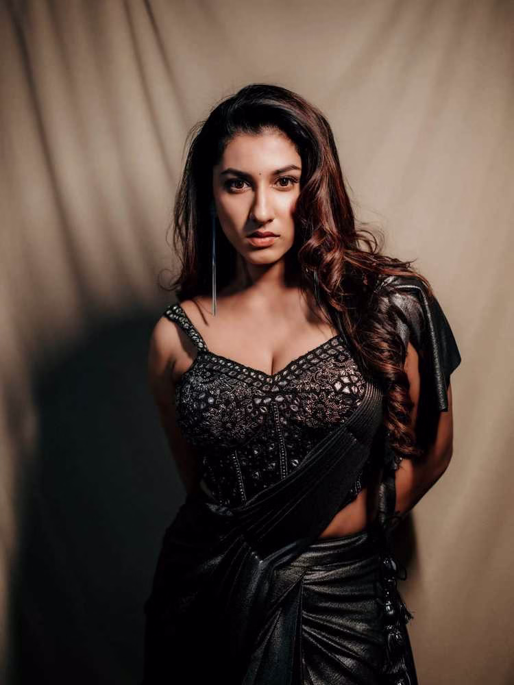 Vishnu Priya: From TV Anchor to Bigg Boss Star - The Inspiring Journey of a Multi-Talented Entertainer 6 image 733