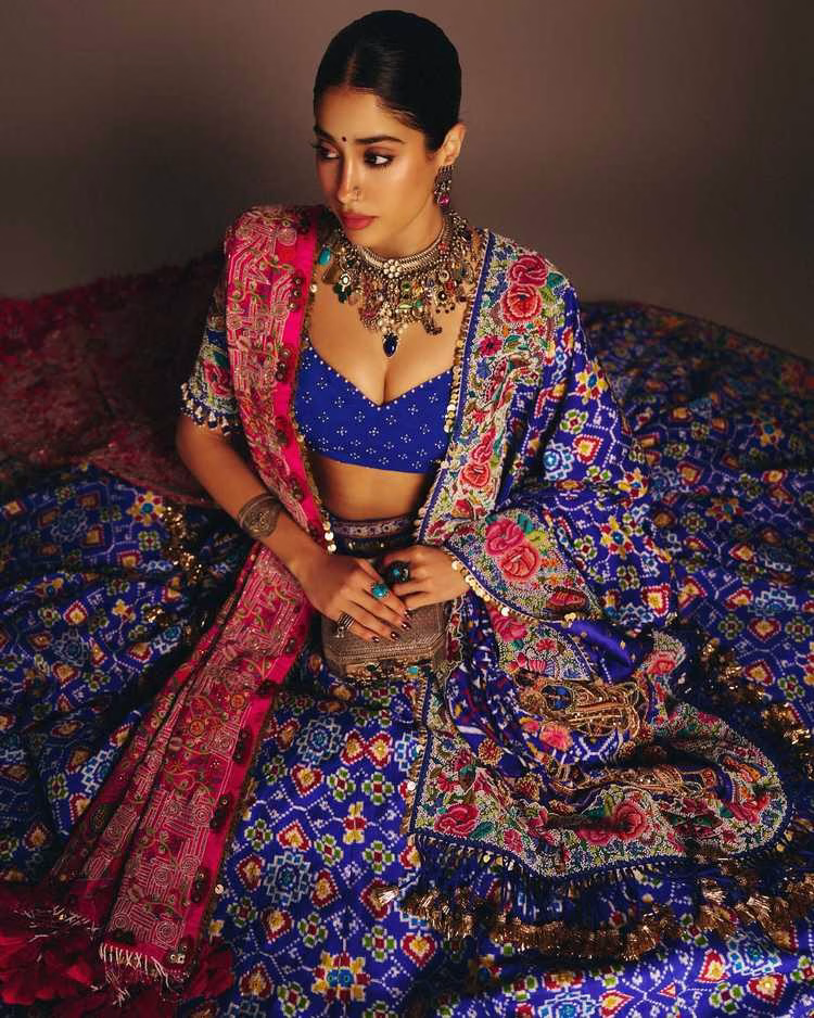 Janhvi Kapoor: From Sridevi's Daughter to Bollywood's Leading Lady - 2025 Updates 3 image 283