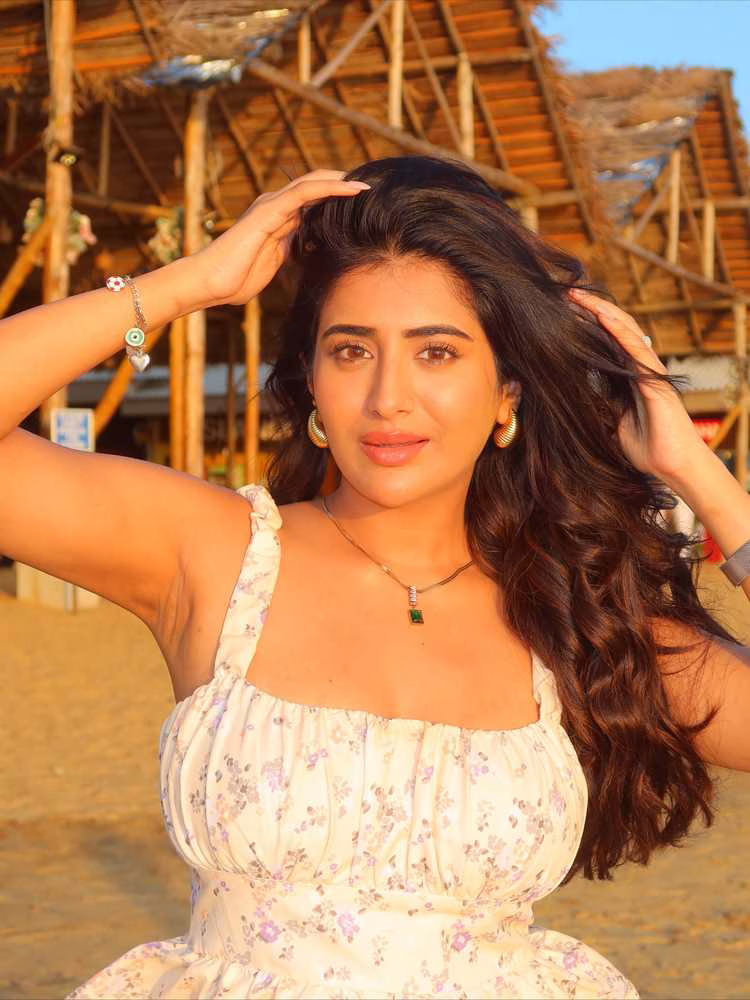 rashhjjj Rashi Singh